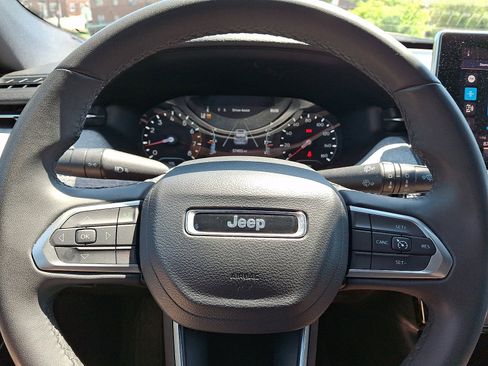 Used 2024 Jeep Compass Latitude AWD/4WD image 18