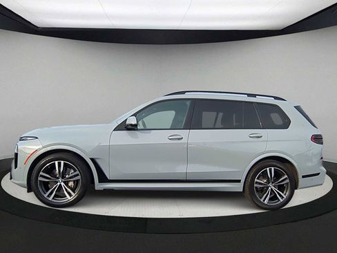 Certified 2023 BMW X7 xDrive40i w/ M Sport Package image 5