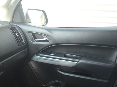 Used 2018 Chevrolet Colorado LT w/ Safety Package image 18