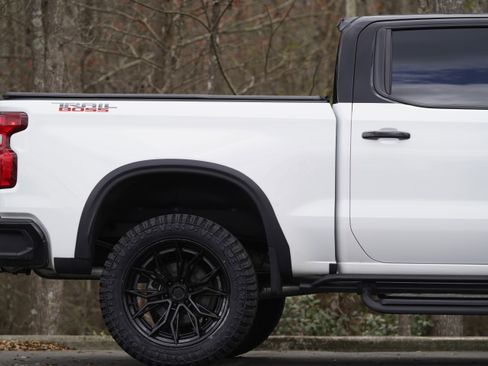 Used 2025 Chevrolet Silverado 1500 LT Trail Boss w/ LT Trail Boss Premium Package AWD/4WD image 5