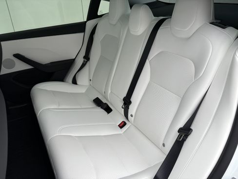 Used 2025 Tesla Model 3 Long Range image 12