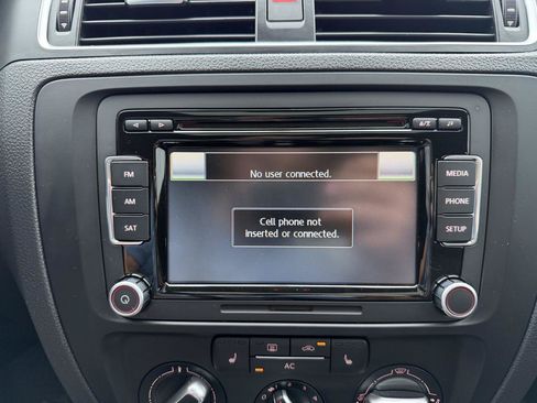 Used 2012 Volkswagen Jetta SE FWD image 35