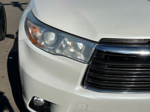 Used 2014 Toyota Highlander Plus FWD image 14