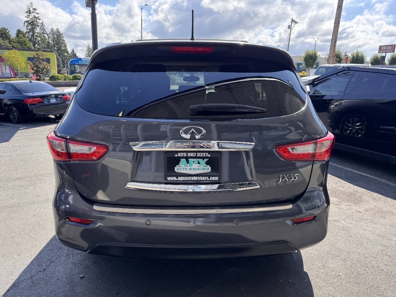 Used 2013 INFINITI JX35 AWD w/ Premium Pkg image 2
