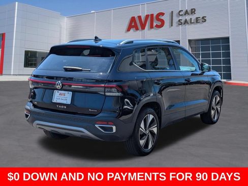 Used 2025 Volkswagen Taos SE AWD/4WD image 6