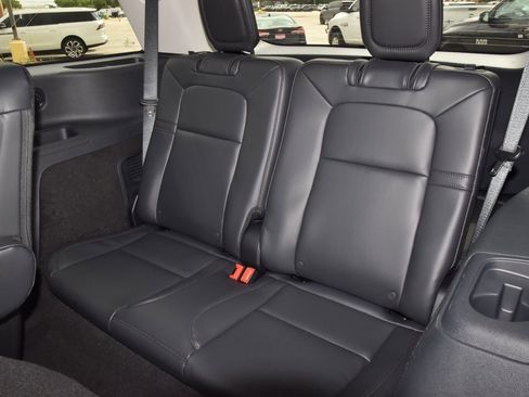 New 2026 Lincoln Aviator 2WD image 15