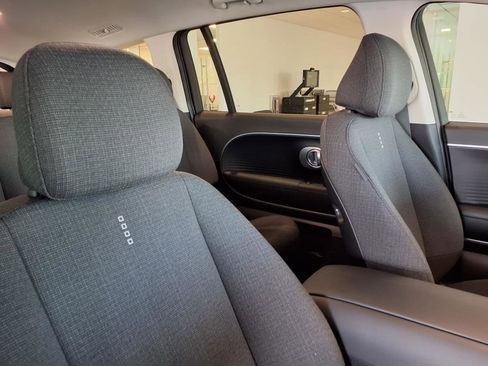 New 2026 Hyundai Ioniq 9 SE image 7