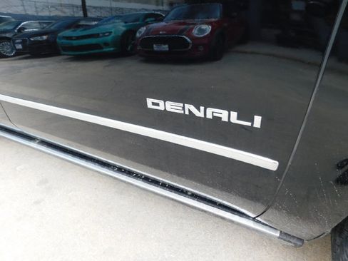 Used 2015 GMC Yukon XL Denali w/ Touring Package image 10