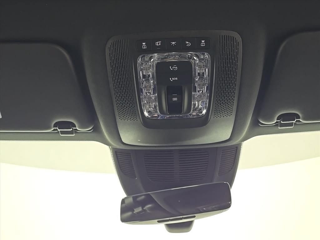 Used 2025 Mercedes-Benz GLS 450 4MATIC image 27