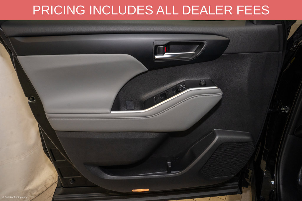 Used 2026 Toyota Highlander XLE AWD/4WD image 14