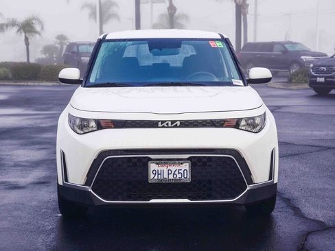 Used 2023 Kia Soul LX image 2