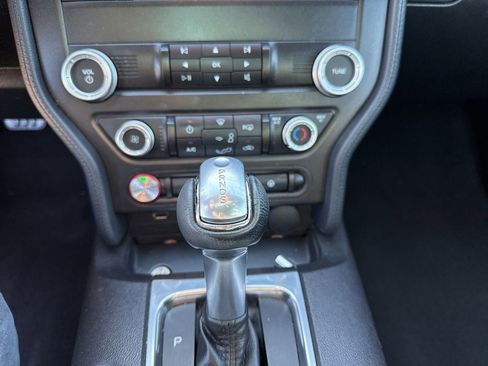 Used 2020 Ford Mustang Ecoboost image 22