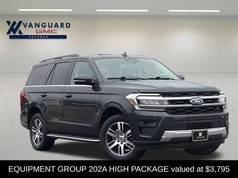 Used 2022 Ford Expedition XLT image 1