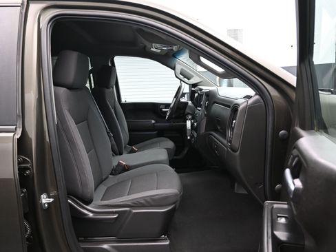 Used 2023 Chevrolet Silverado 2500 Custom w/ Custom Value Package image 17