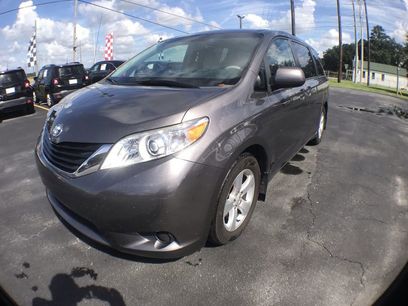Used 2014 Toyota Sienna LE