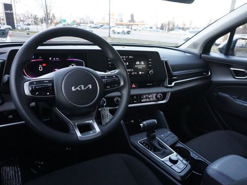 Used 2025 Kia Sportage LX image 25