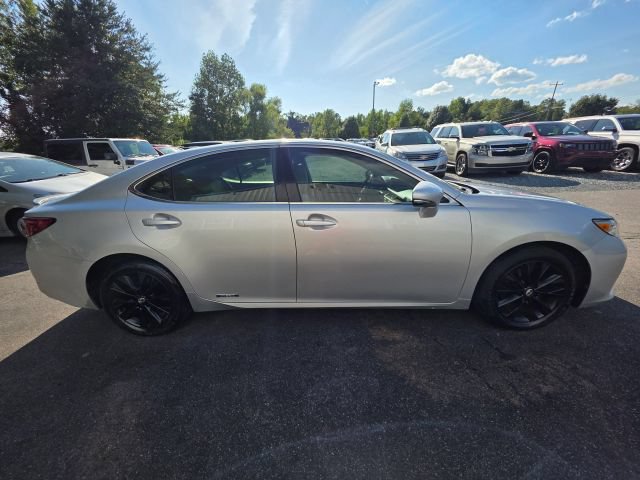 Used 2014 Lexus ES 300h w/ Luxury Package w/Bamboo Trim FWD image 4