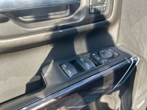 Used 2022 Chevrolet Silverado 2500 LTZ w/ LTZ Premium Package image 22