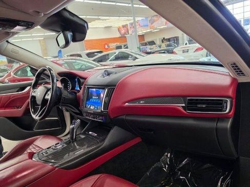 Used 2019 Maserati Levante S GranSport AWD/4WD image 15