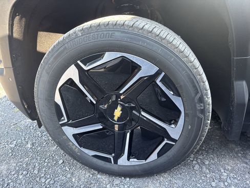 New 2026 Chevrolet Silverado EV LT w/ Premium Package image 13