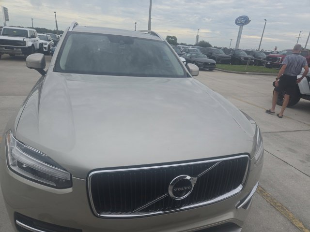 Used 2018 Volvo XC90 T6 Momentum w/ Convenience Package AWD/4WD image 3
