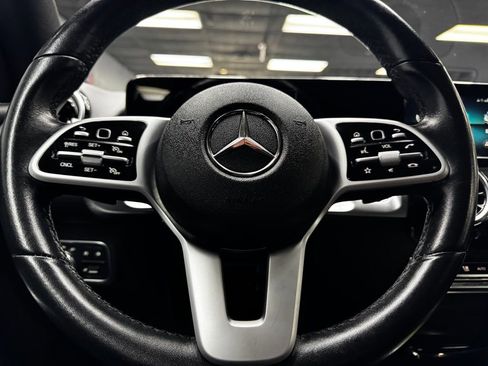 Used 2020 Mercedes-Benz GLB 250 4MATIC image 22