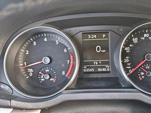 Used 2018 Volkswagen Passat 2.0T R-Line image 10