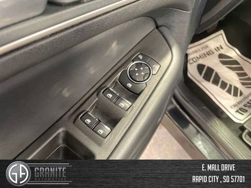 Used 2024 Ford Edge SEL image 15