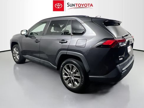 Used 2020 Toyota RAV4 XLE Premium FWD image 6