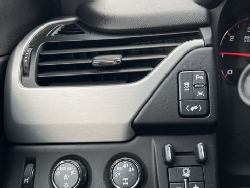 Used 2016 GMC Yukon SLT w/ Open Road Package image 18