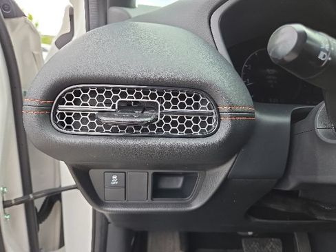Used 2025 Honda HR-V Sport image 31