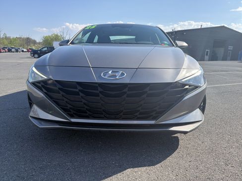 Used 2023 Hyundai Elantra SEL FWD image 9