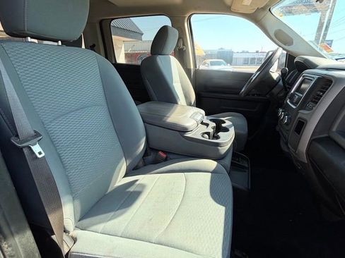 Used 2018 RAM 2500 Tradesman w/ Chrome Appearance Group AWD/4WD image 9