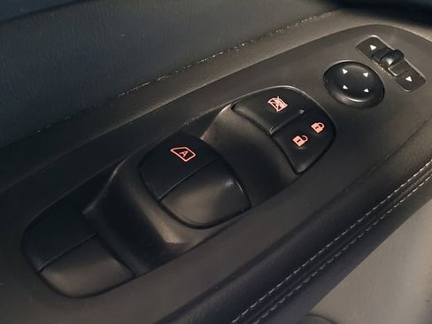 Used 2020 Nissan Pathfinder S FWD image 27