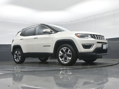 Used 2020 Jeep Compass Limited w/ Premium Lighting Group AWD/4WD image 50