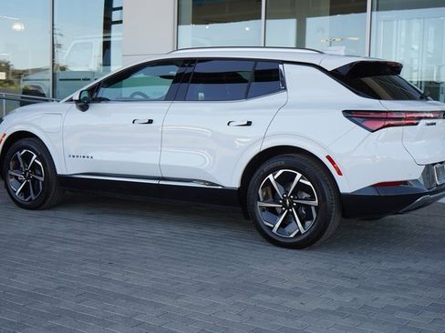 New 2025 Chevrolet Equinox EV LT image 6