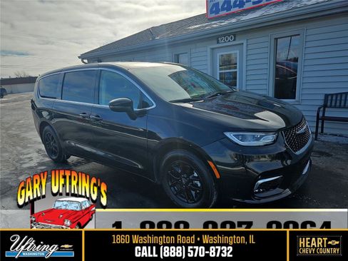 Used 2023 Chrysler Pacifica Touring-L FWD image 1