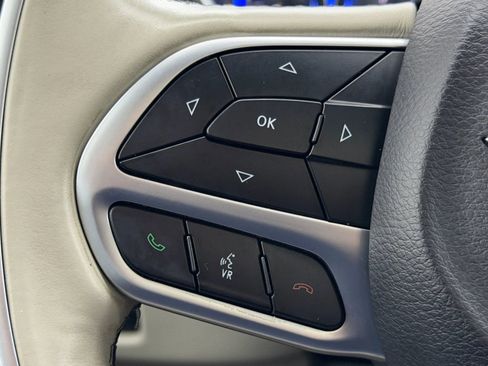 Used 2017 Chrysler Pacifica Limited w/ Advanced Safetytec Group image 18