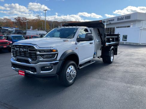 New 2026 RAM 5500 Tradesman w/ Chrome Appearance Group image 3