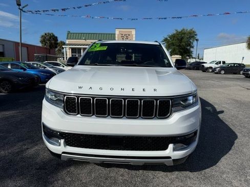 Used 2024 Jeep Wagoneer L Series II w/ Flexible Seating Group image 2