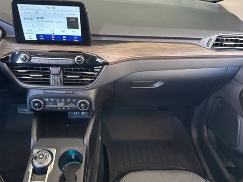 Used 2020 Ford Escape Titanium AWD/4WD image 19