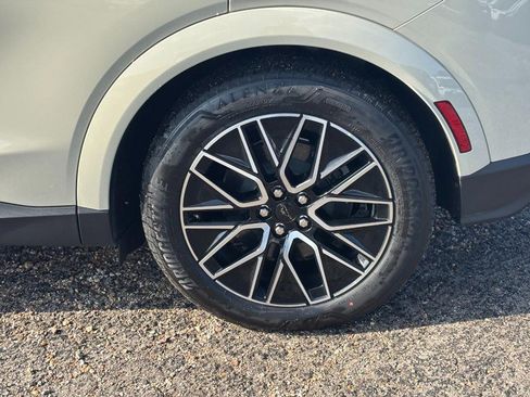 Used 2025 Ford Mustang Mach-E Premium image 11