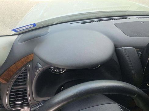 Used 2023 Nissan Armada SL w/ Captain's Chairs Package image 31