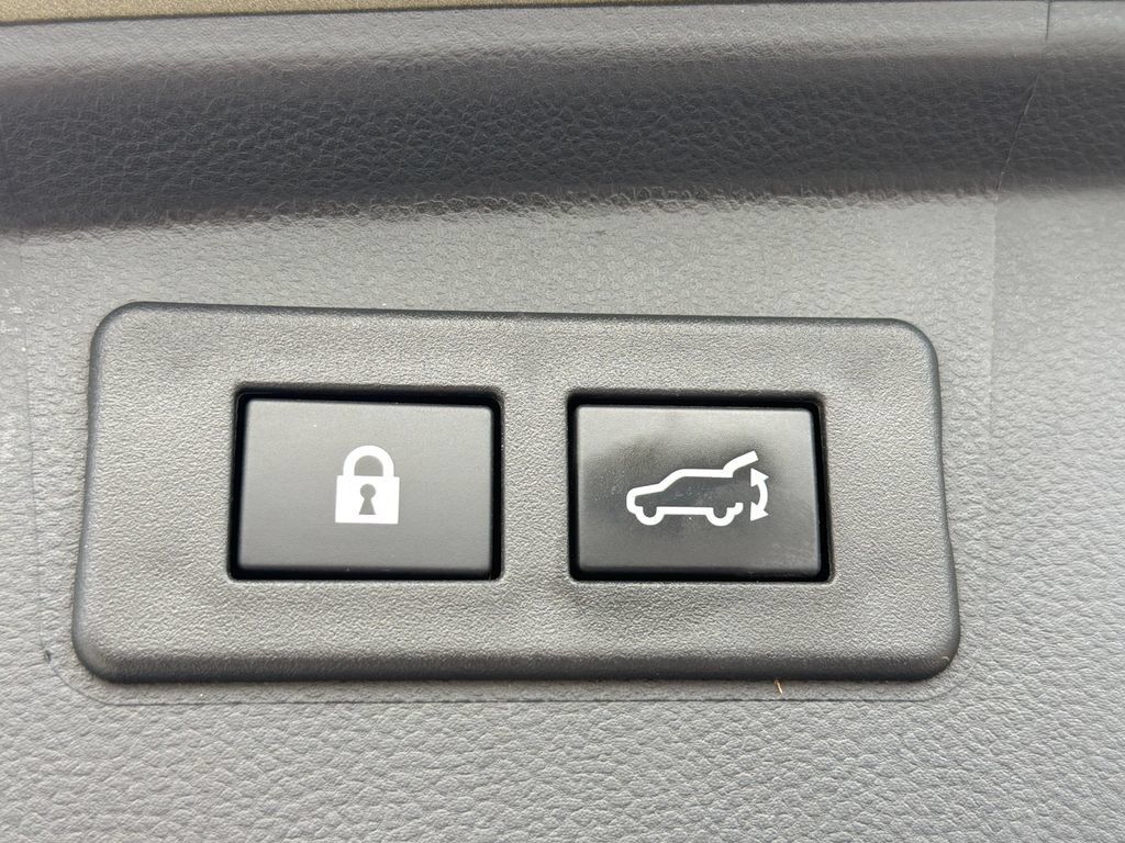 Used 2021 Subaru Outback Limited AWD/4WD image 33