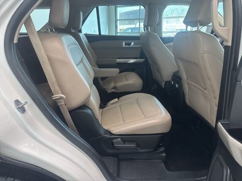 Used 2022 Ford Explorer Limited w/ Equipment Group 301A image 20