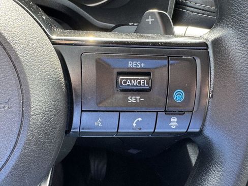 Used 2023 Nissan Rogue SV image 19