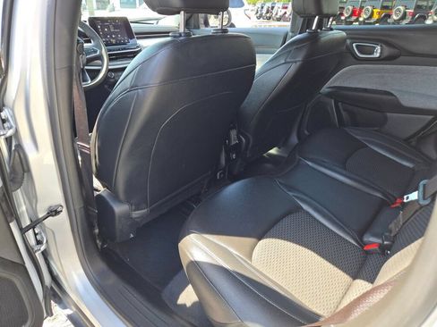 Certified 2025 Jeep Compass Latitude AWD/4WD image 21