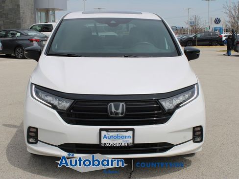 Used 2023 Honda Odyssey Sport image 2