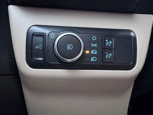 Used 2021 Ford Escape Titanium image 35