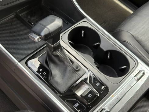 Used 2025 Kia Carnival SX Prestige FWD image 28